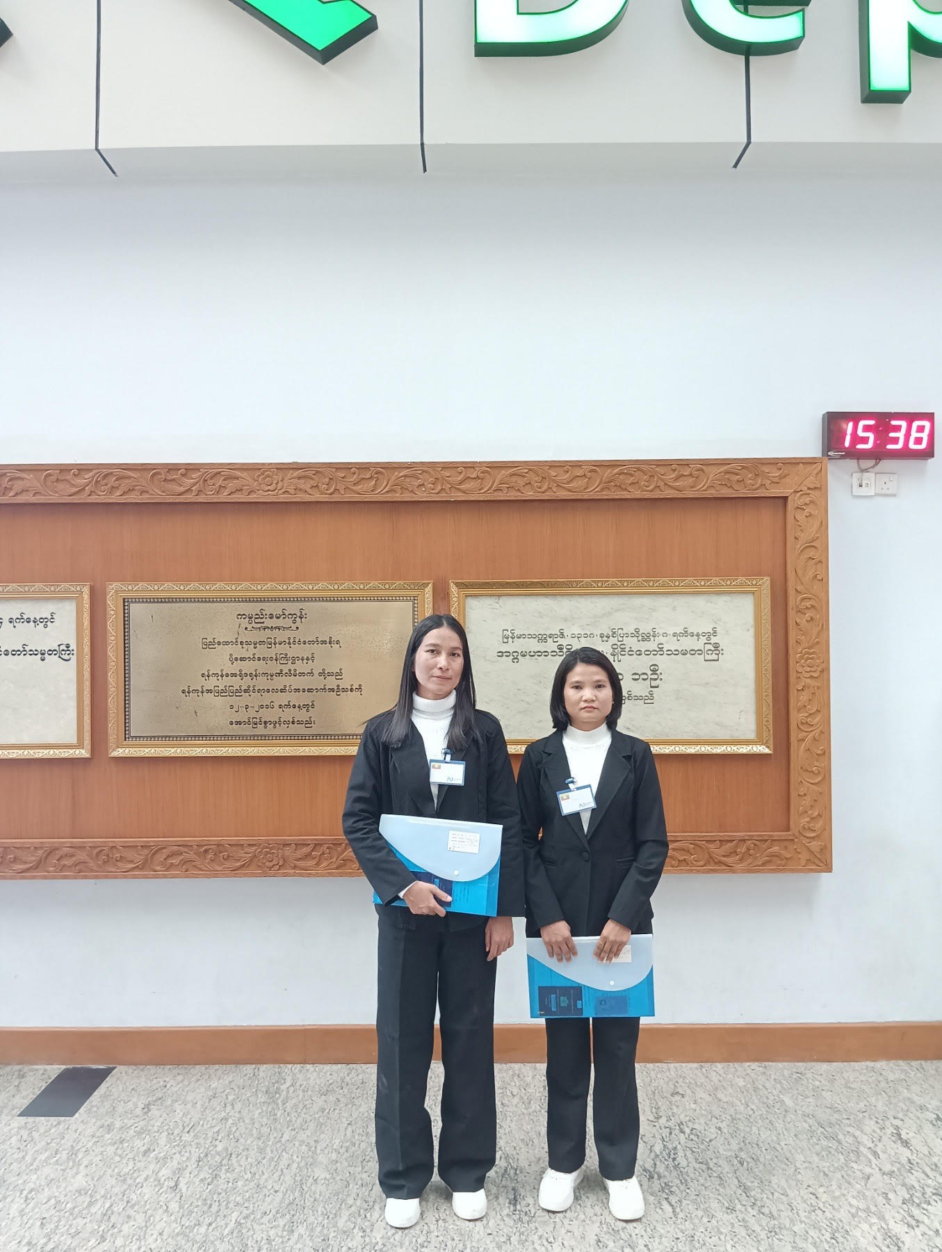 富山県の介護業に配属予定の技能実習生2名がミャンマーから出国いたし